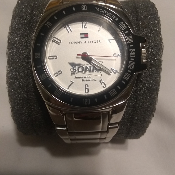 Tommy Hilfiger sonic watch